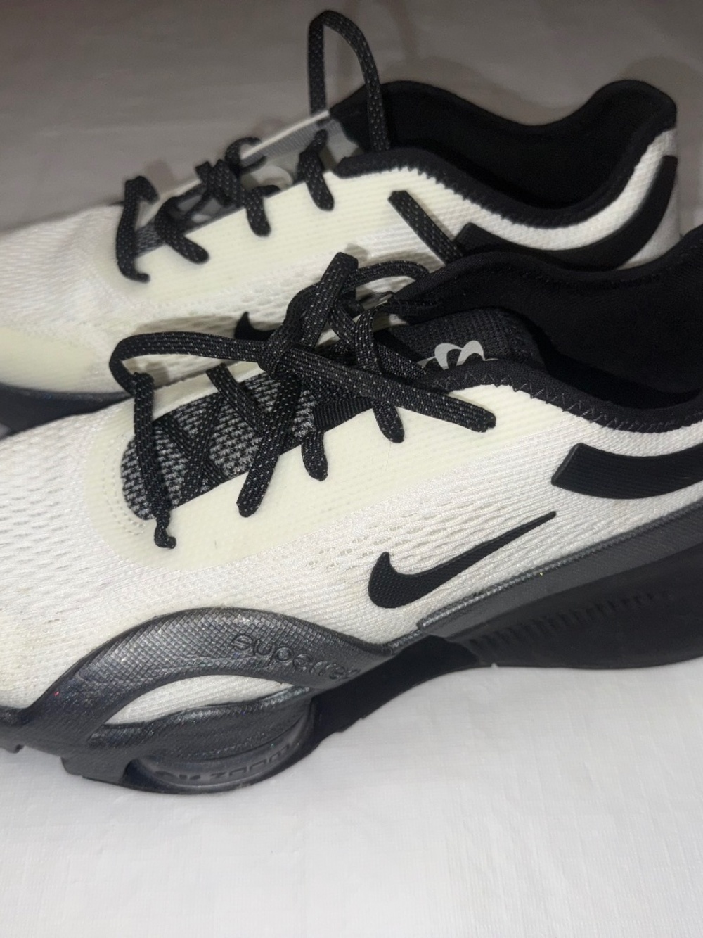 Nike Women's Air Zoom SuperRep 4 Next Nature trainers in a white and black 10.5